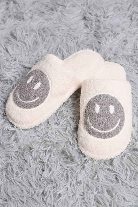 Comfy Happy Face Fuzzy Slipper: ML / Red