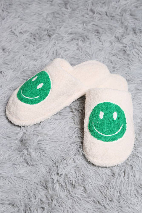 Comfy Happy Face Fuzzy Slipper: SM / Green